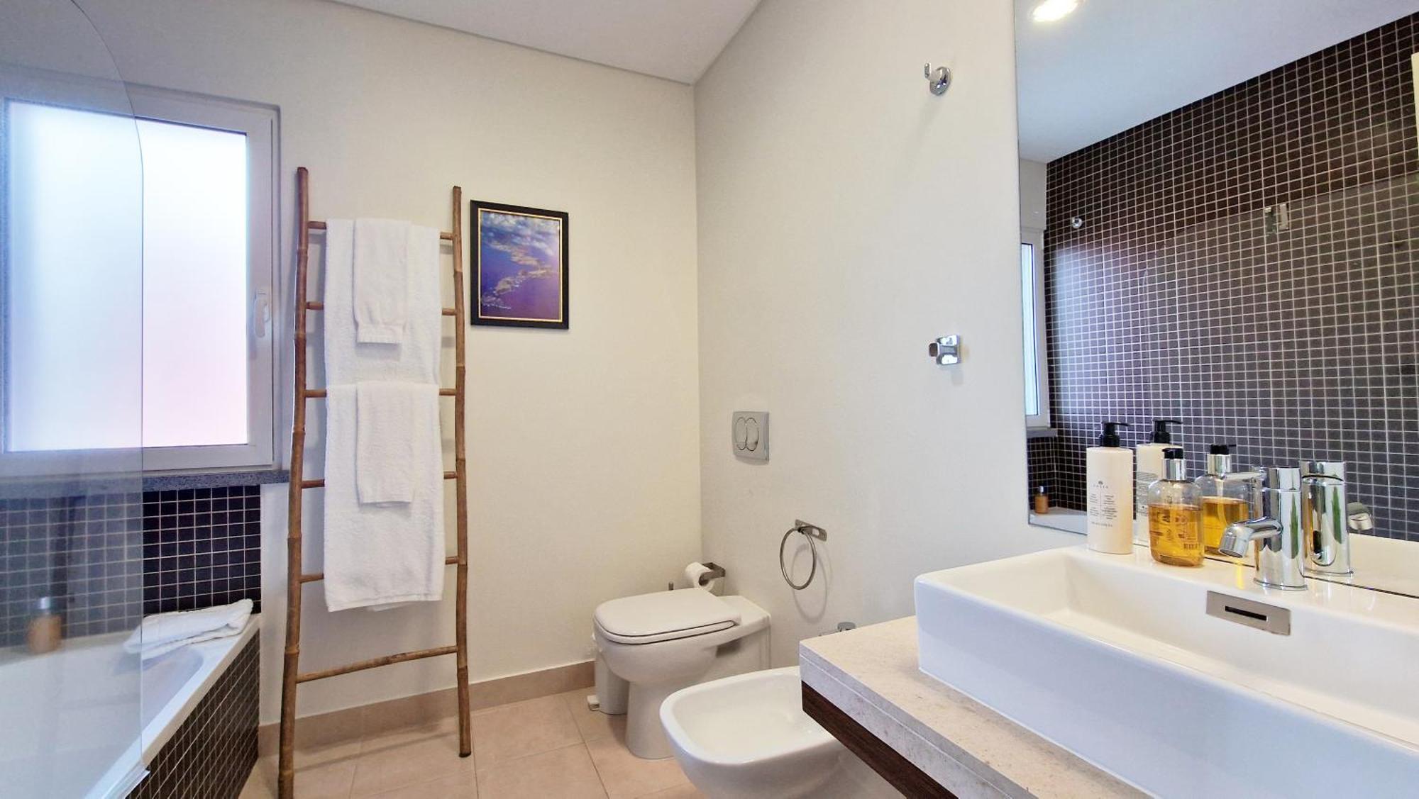 Villa Antonina By Lovelystay Arco da Calheta  Extérieur photo